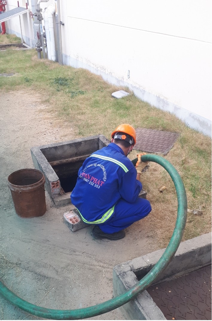Hút hầm cầu tại Cụm CN An Thạnh